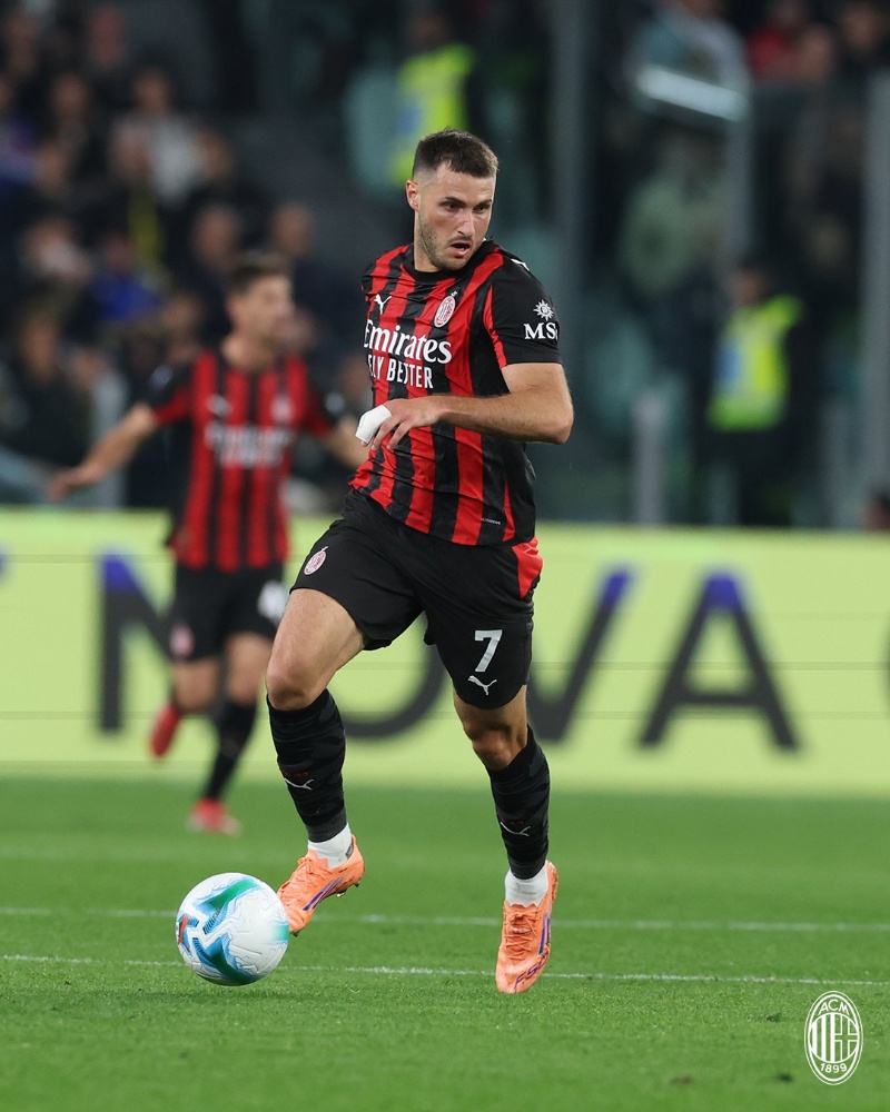 &nbsp;Boca estaría negociando el préstamo de Santiago Giménez desde Milan