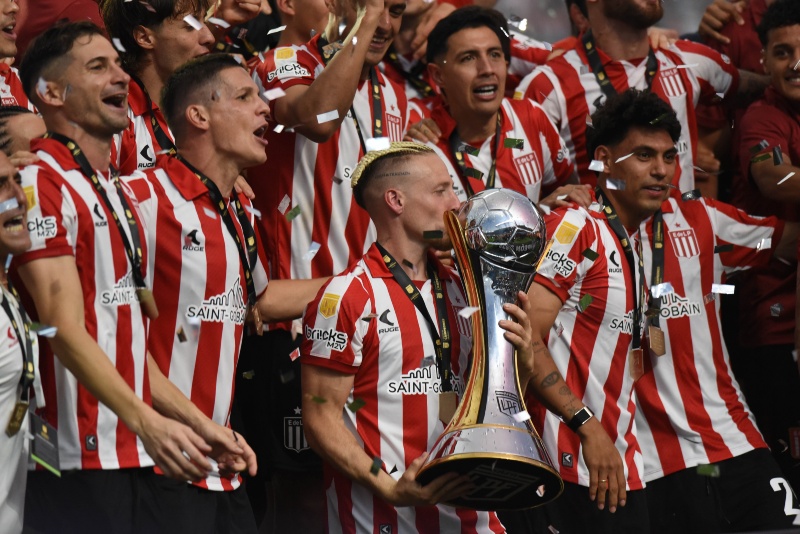 Estudiantes y Platense cerraron el año en San Nicolás con el Trofeo de Campeones 2025