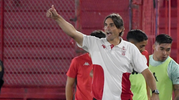 Diego Martínez advirtió a Coudet por su debut en River ante Huracán: 