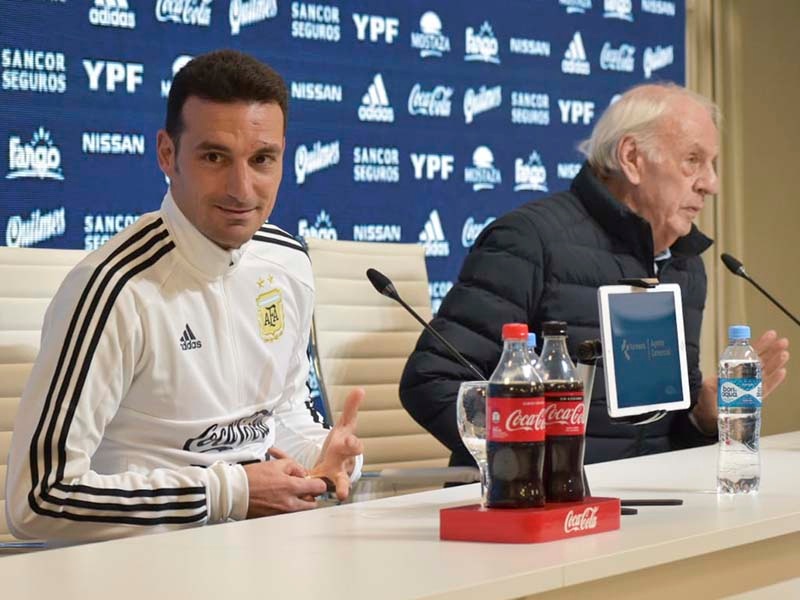 zzzznacd2NOTICIAS ARGENTINAS BAIRES, MAYO 21: El entrenador de la Selección argentina de fútbol, Lionel Scaloni, dio a conocer hoy la lista para la Copa America de Brasil en la que se destacan la presencia de Lionel Messi, la vuelta de Sergio Agüero y la sorpresiva aparición de Milton Casco. Foto NAzzzz